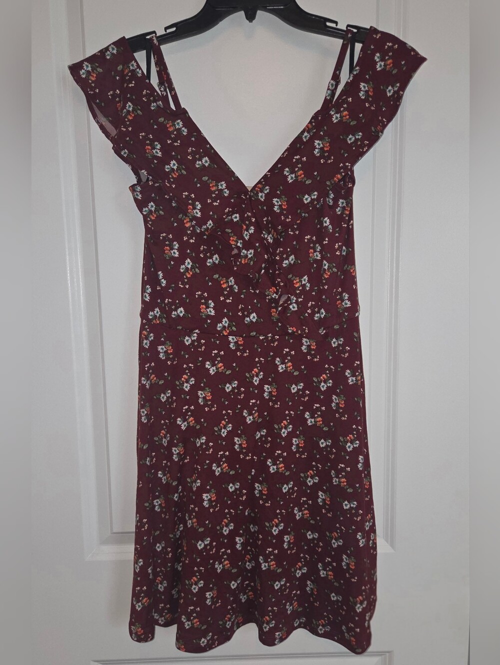 The General Good Burgundy Floral Cold Shoulder Mini Dress Size Medium